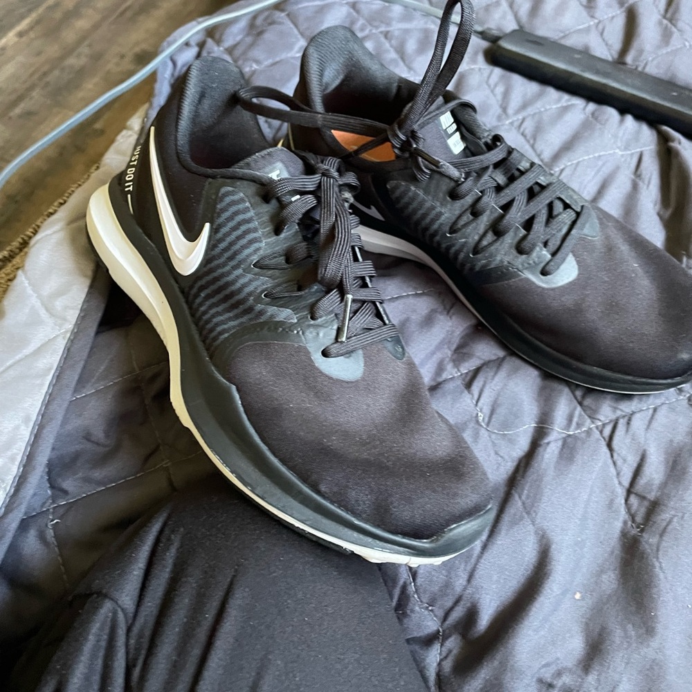 Nike tennis shoes